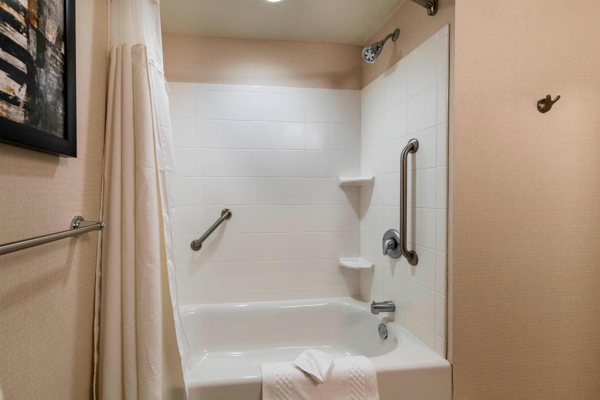 Courtyard By Marriott Atlanta Buford Mall Of Georgia Esterno foto