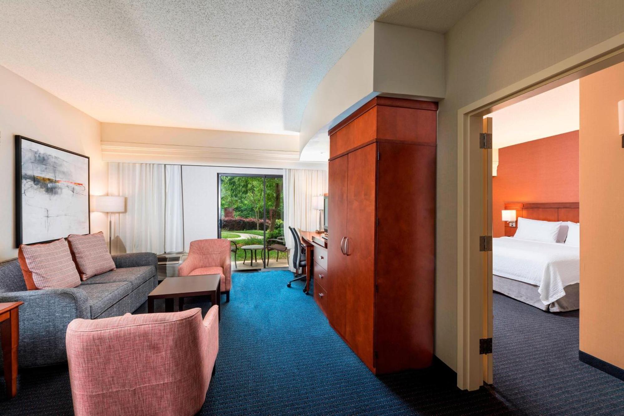 Courtyard By Marriott Atlanta Buford Mall Of Georgia Esterno foto