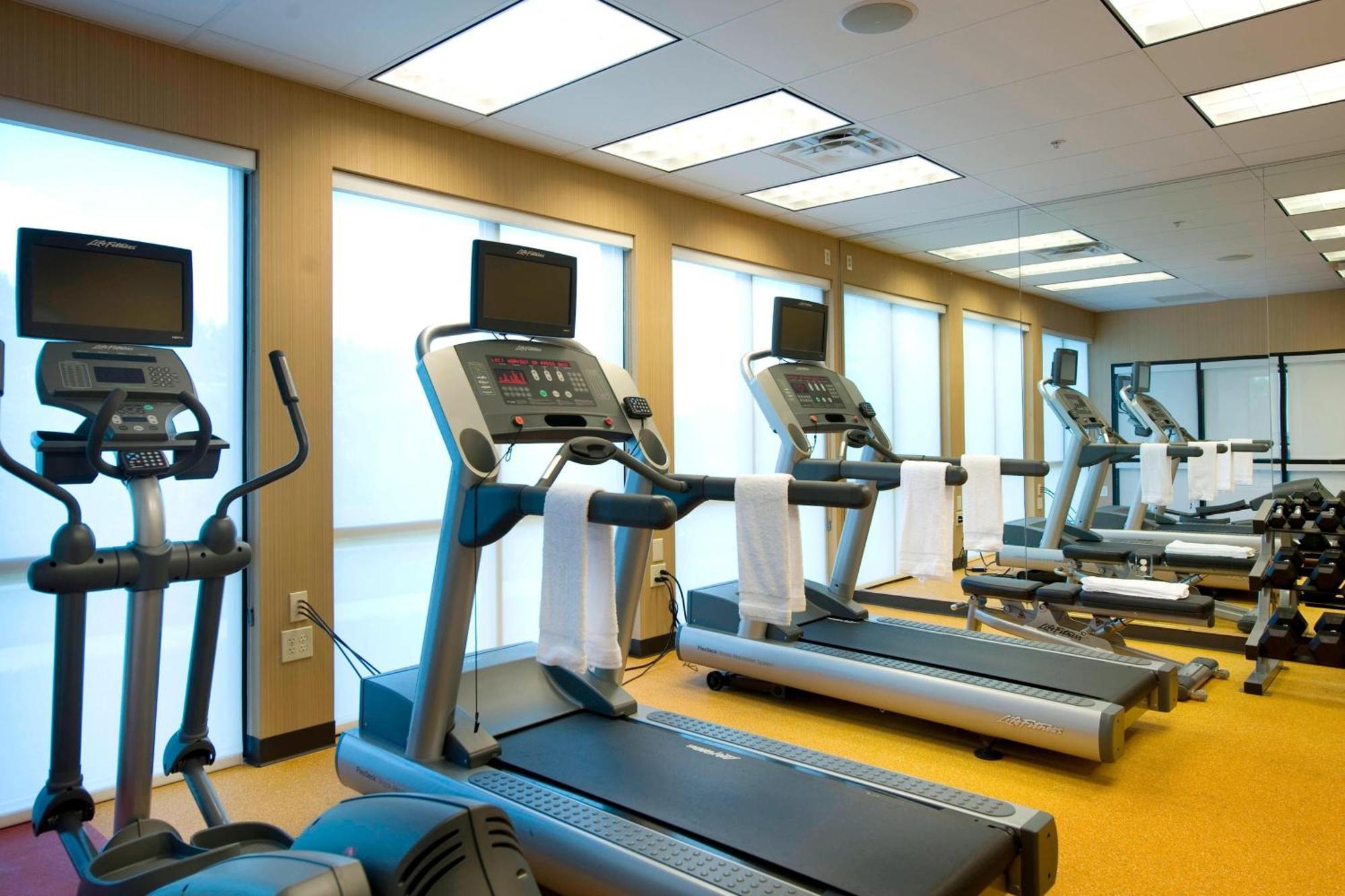 Courtyard By Marriott Atlanta Buford Mall Of Georgia Esterno foto