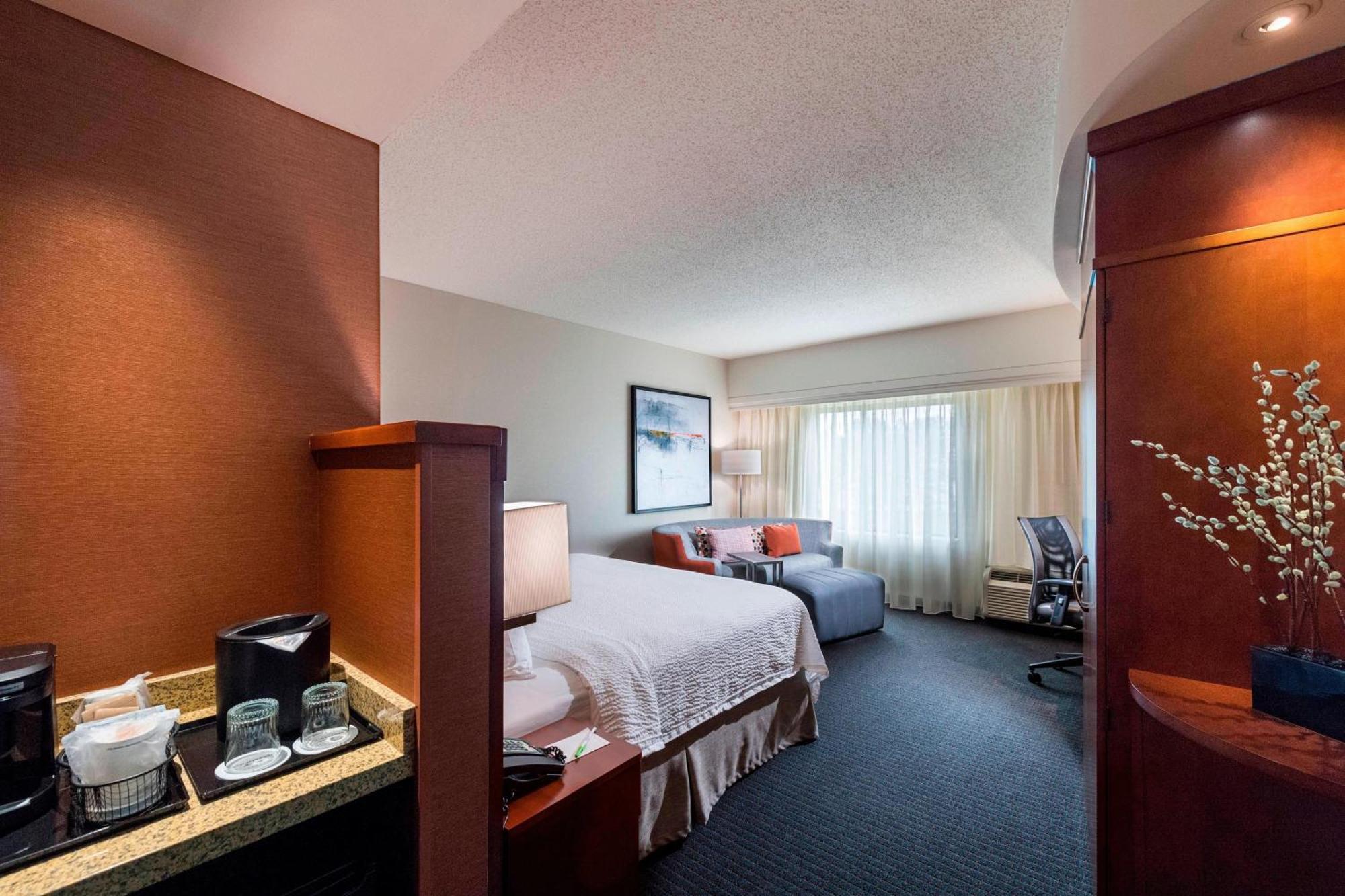 Courtyard By Marriott Atlanta Buford Mall Of Georgia Esterno foto