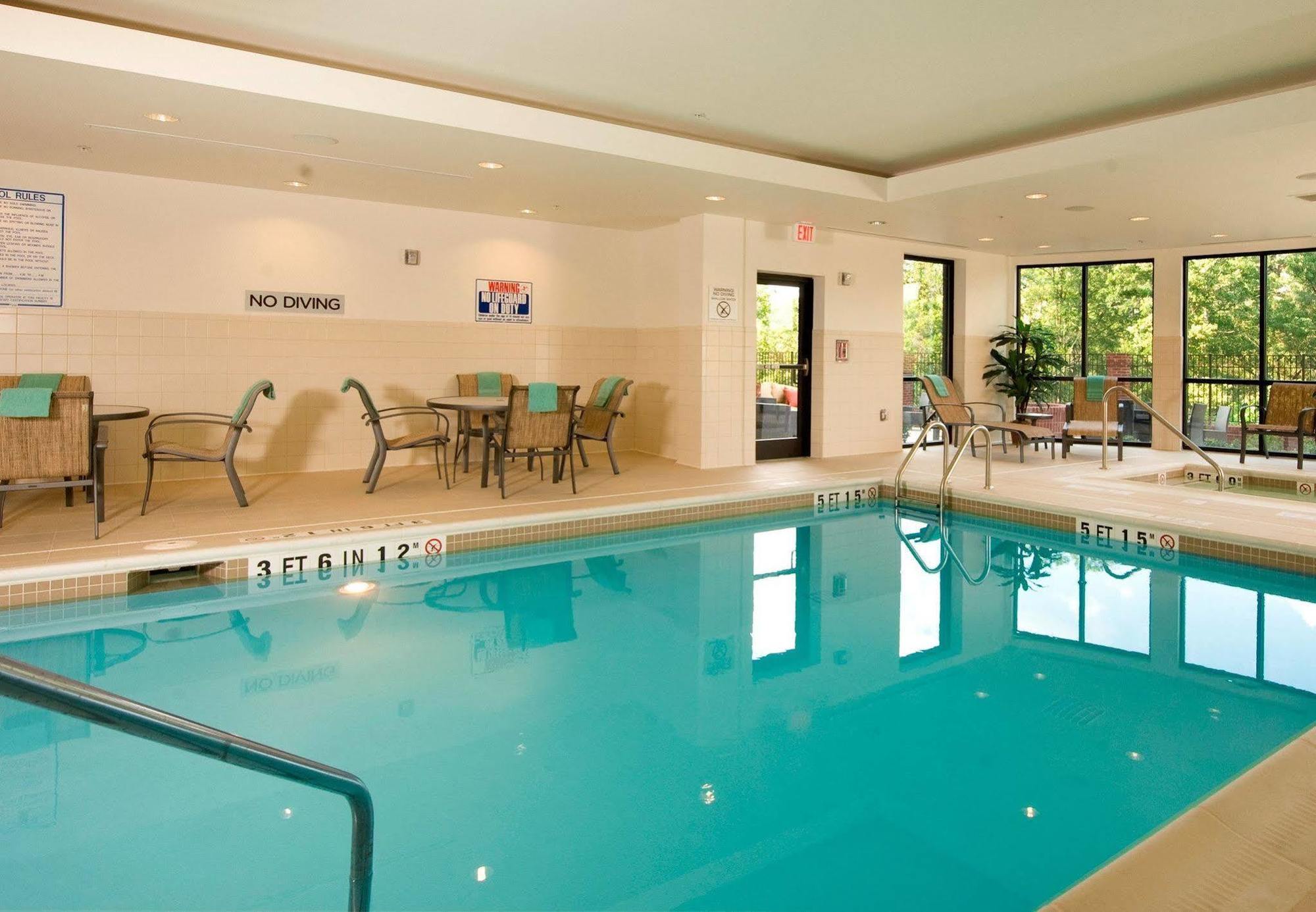 Courtyard By Marriott Atlanta Buford Mall Of Georgia Esterno foto